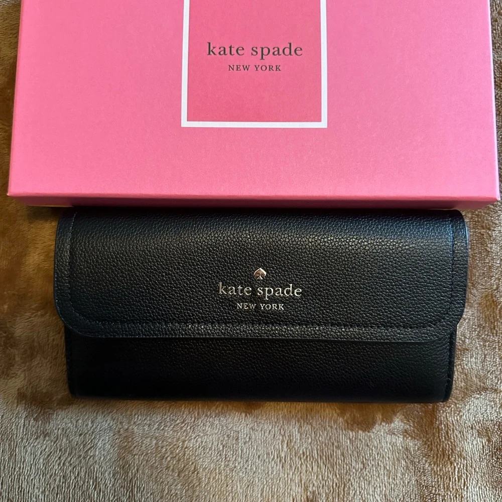KATE SPADE - LARGE PEBBLED LEATHER WALLET - NWT